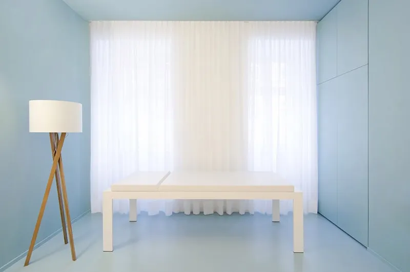 Treatment room in blue and white